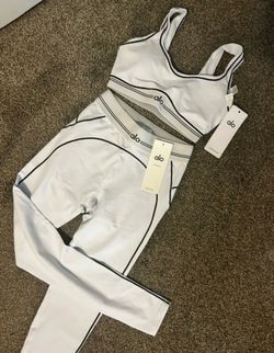 Traje Alo