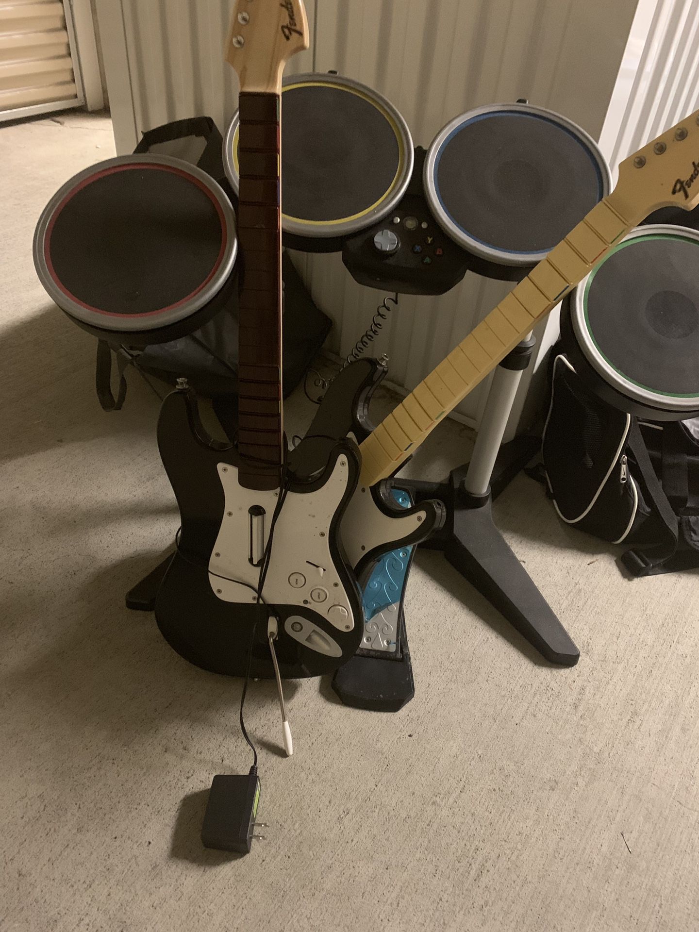 Full Rockband set w/ drum set and 2 guitars