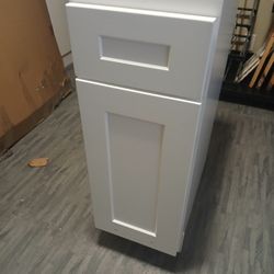 Kitchen Cabinet With Door And Shelf