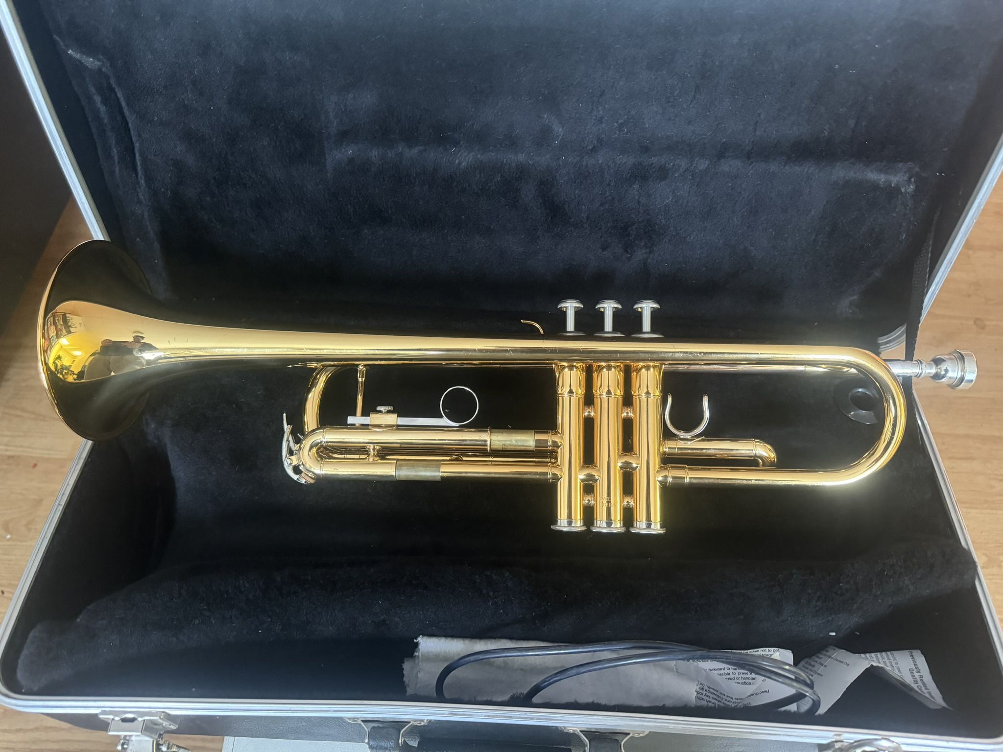 YAMAHA TRUMPET YTR 2335 (case included)