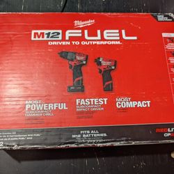 Milwaukee M12 Fuel Drill Set 