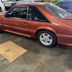 1990 Ford Mustang