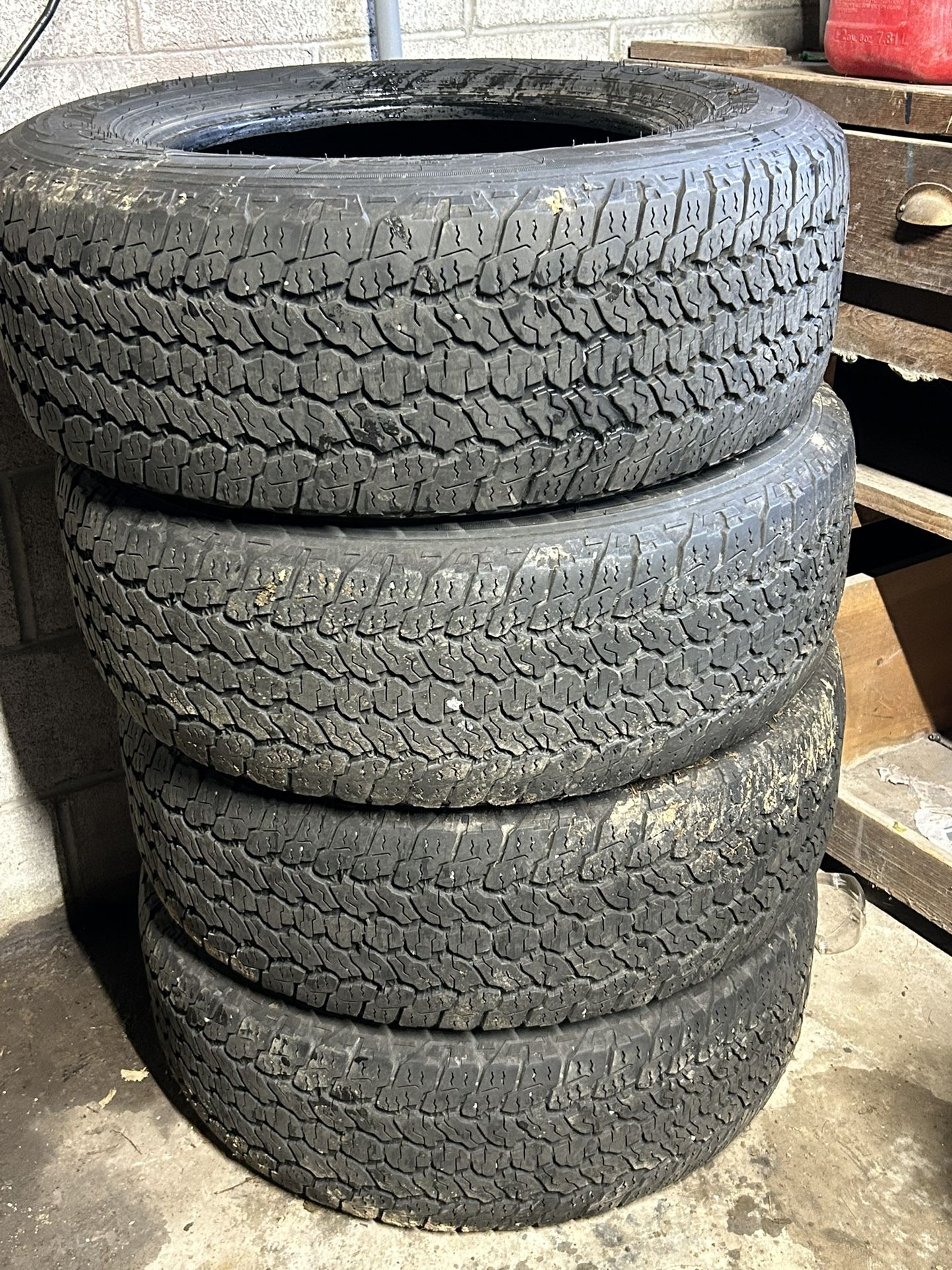 Tires 255/65R17
