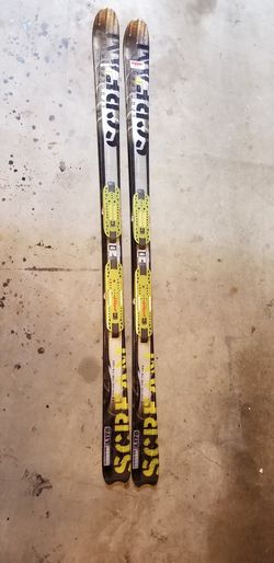 Salomon Scream 8 skis