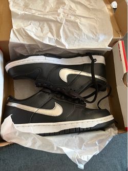 Nike dunk low size 6 BOYS