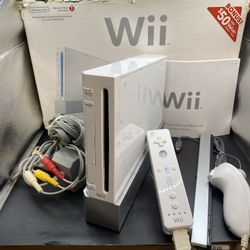 Nintendo Wii Console White Complete In BOX Plays GameCube Tested Authentic BOXED