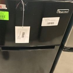 Magic Chef Refrigerator ❄️ hmdr450be