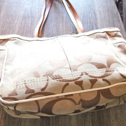 COACH BAG TAB SIGNATURE CLOTH , WHITE TRIM  MEDIUM