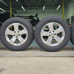 Jeep Grand Cherokee OEM 18 Inch Wheels Tires And Sensors
