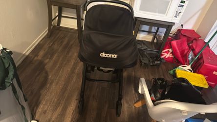 Doona  2 in 1 stroller/ car seat