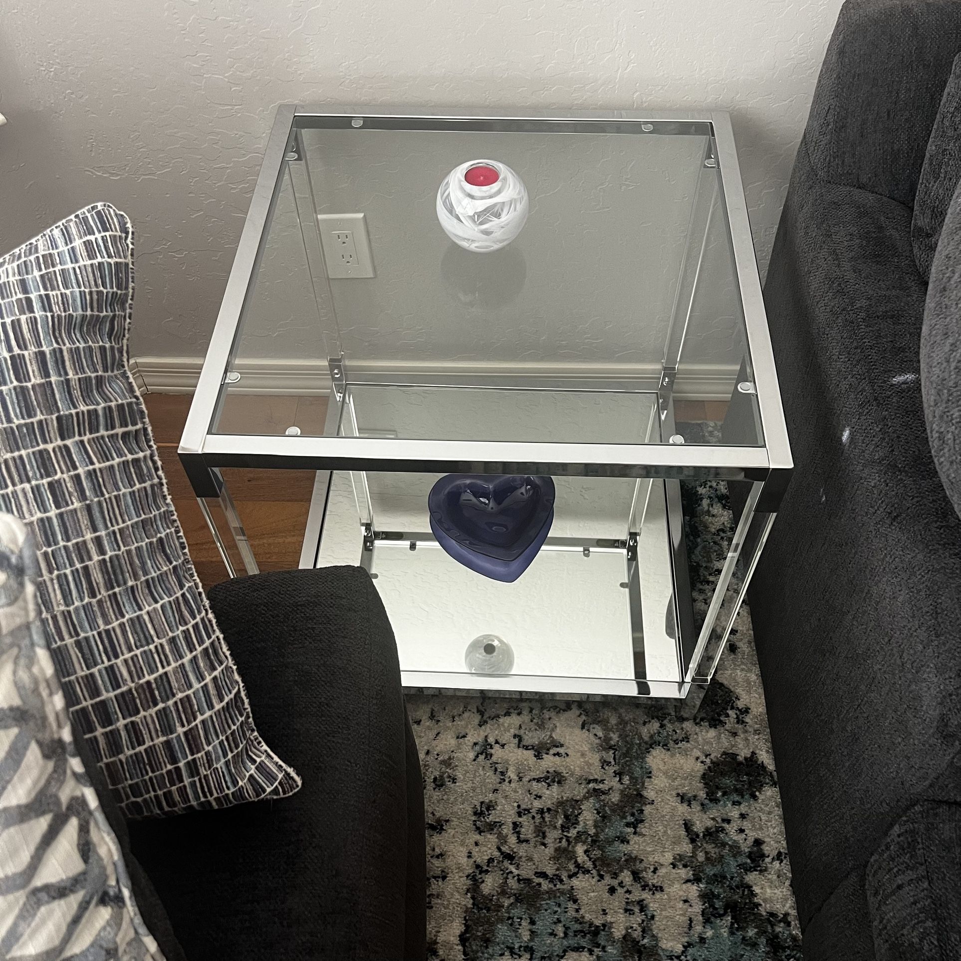Contemporary Coffee/ End Table