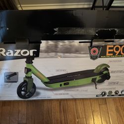 Brand new never used Razor electric scooter 