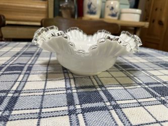 Fenton. Silver Crest Milk Glass Bowl