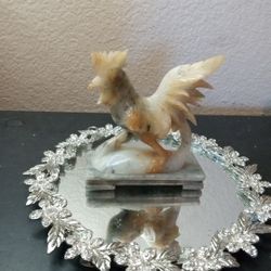 GORGEOUS Hand carved variegated Onyx Rooster 5" Figurine on Pedestal Made in Italy

