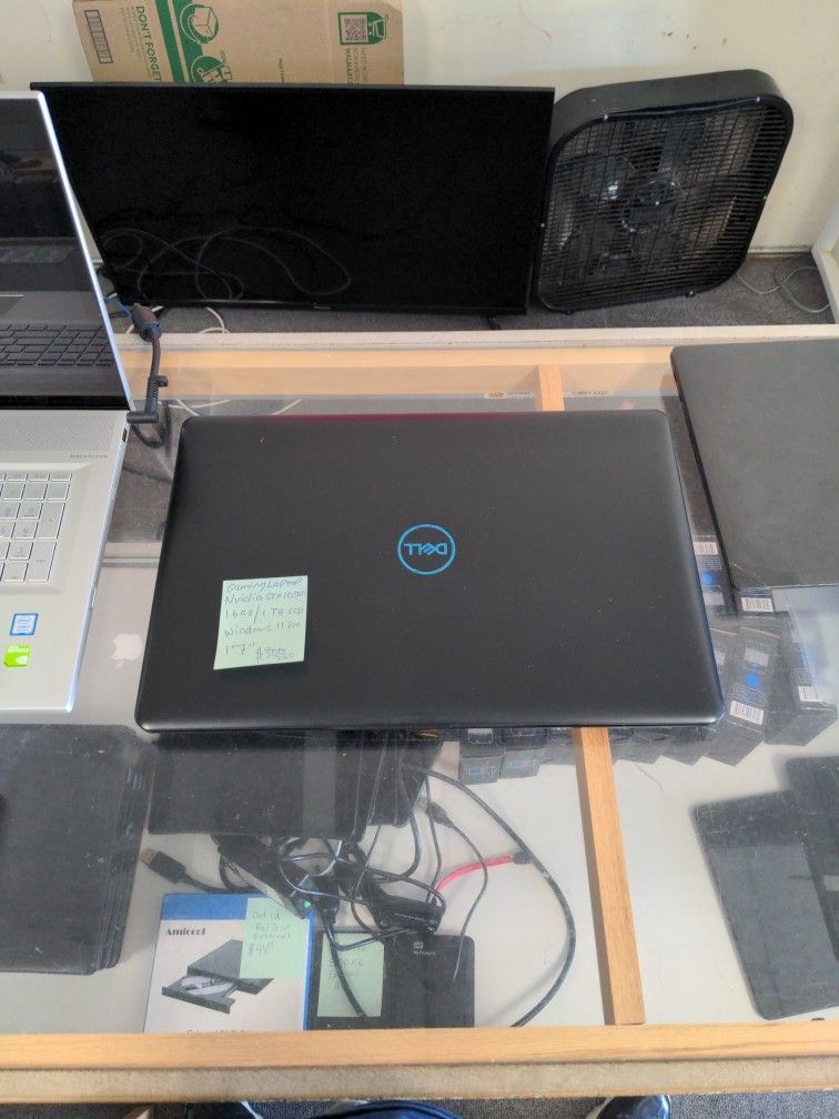 DELL G3 GAMING LAPTOP 17" W/EXTRAS WINDOWS 11 PRO