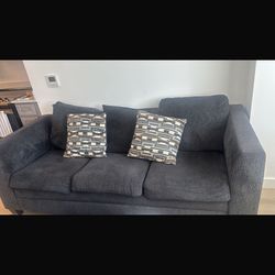 BOB’S FURNITURE STORE SOFA  3 SEATS. ORIGINALLY $400. SELLING for $200.  NEW ROCHELLE,NY  PICK UP ONLY!