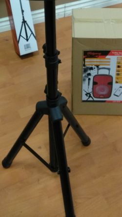 Speaker stand