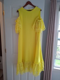 Yellow Lace Trim Cold Shoulder Midi Dress