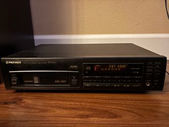 Pioneer Multi-Play Compact Disc Player PD-M702 w/ Remote