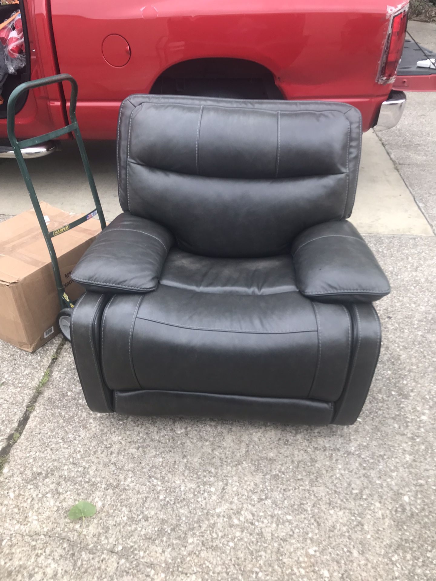 ROCKING RECLINER LEATHER CHAIR 