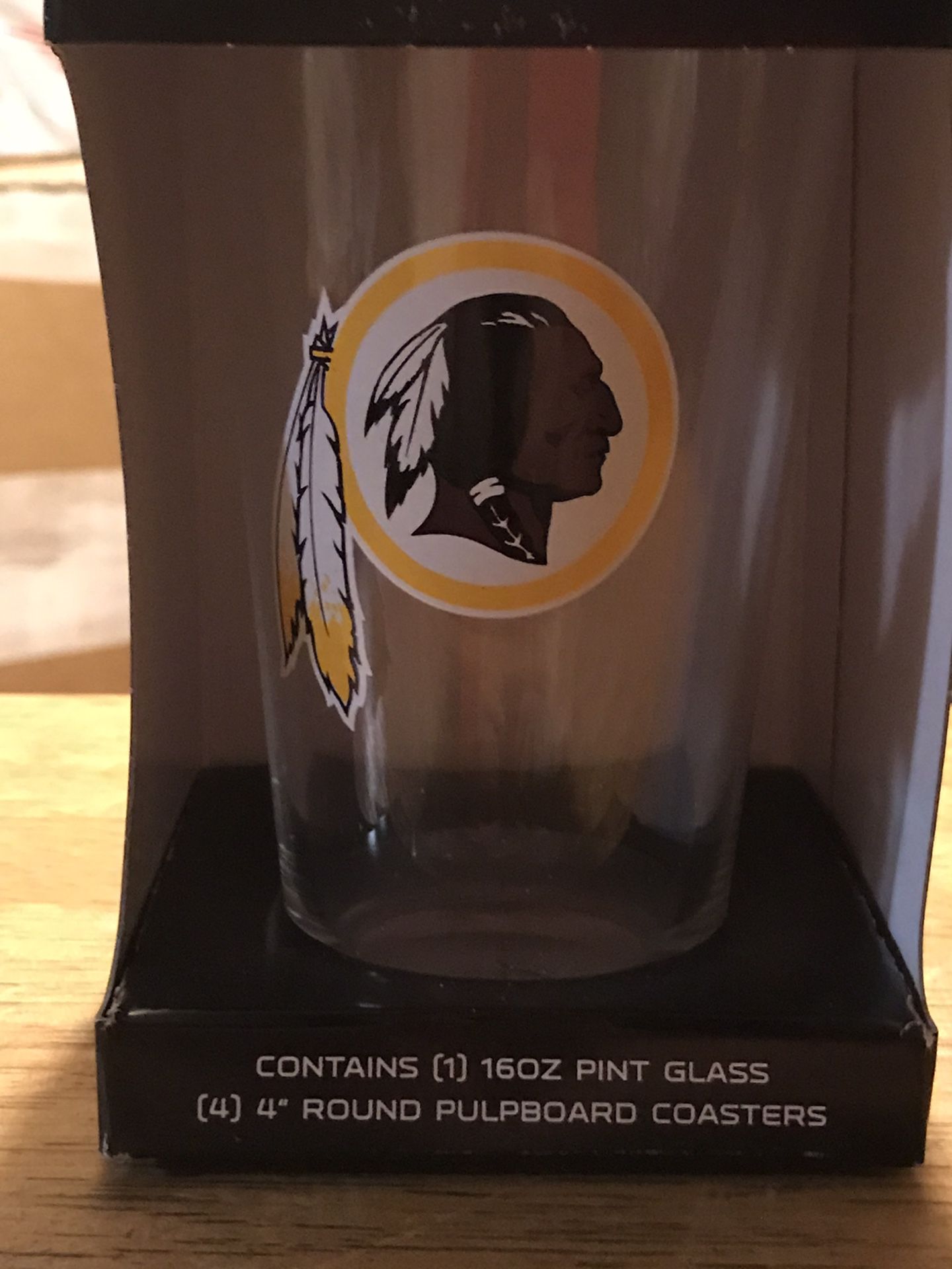 BRAND NEW NFL WASHINGTON REDSKINS PINT GLASS