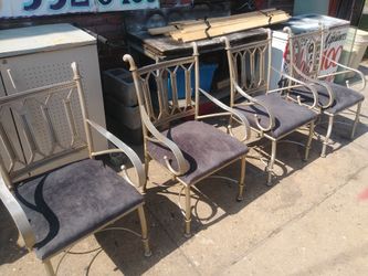 4 cast iron metal chairs great condition