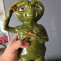 Et Statue 