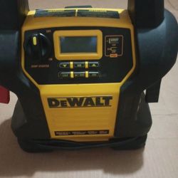 DEWALT
1600 Peak Amp Jump Starter with Digital Compressor