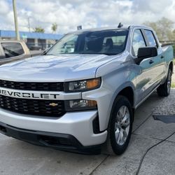 2022 Chevrolet Silverado Custom 