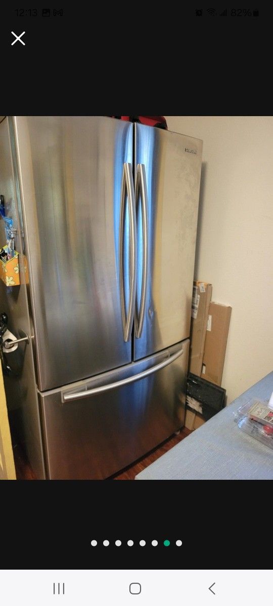 PENDING Working Samsung Refrigerator 