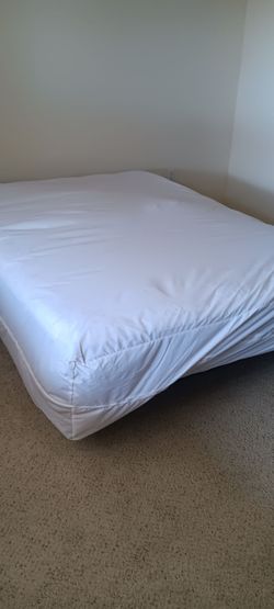 Sit ‘n Sleep Podium Platform/ Queen Mattress