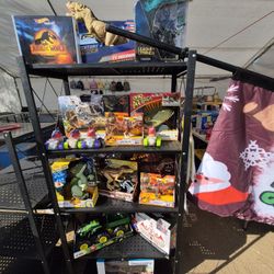 Selling Christmas Gifts For Kids And Adults From $3 And Up