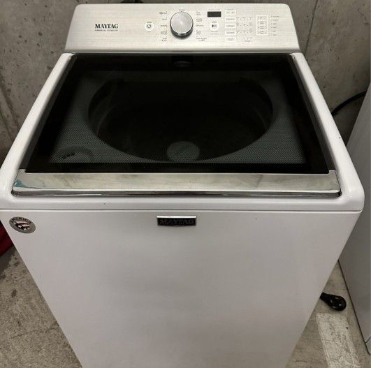 1yr Old MINT CONDITION Maytag GlassTop Washer
