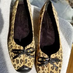 Axcess by Liz Claiborne- Lucca leopard print suede flats. Size 8m
