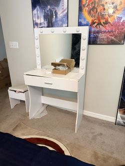 Vanity Dresser