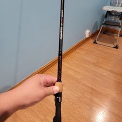 Ugly Stick Elite Spinning Rod. Medium Heavy 7"0
