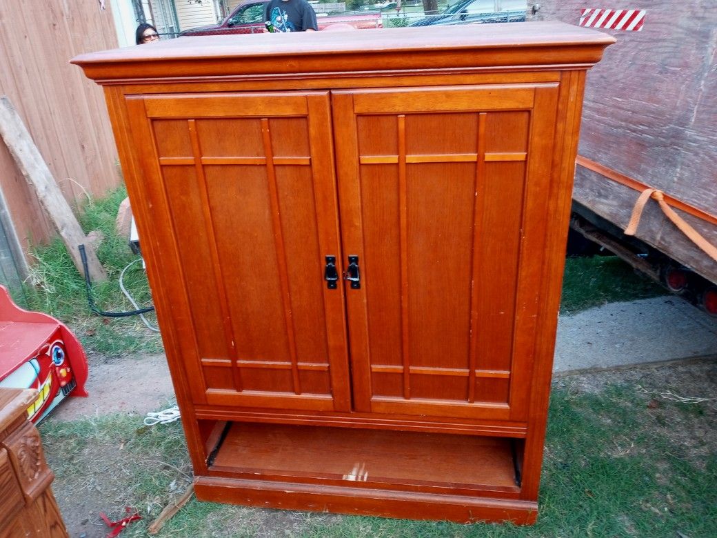 Tv stand