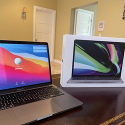 2021 MacBook Pro 13 M1 8/512GB Like New 
