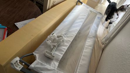 Child’s bed rail