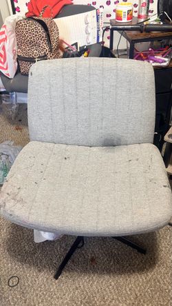 Criss cross chair