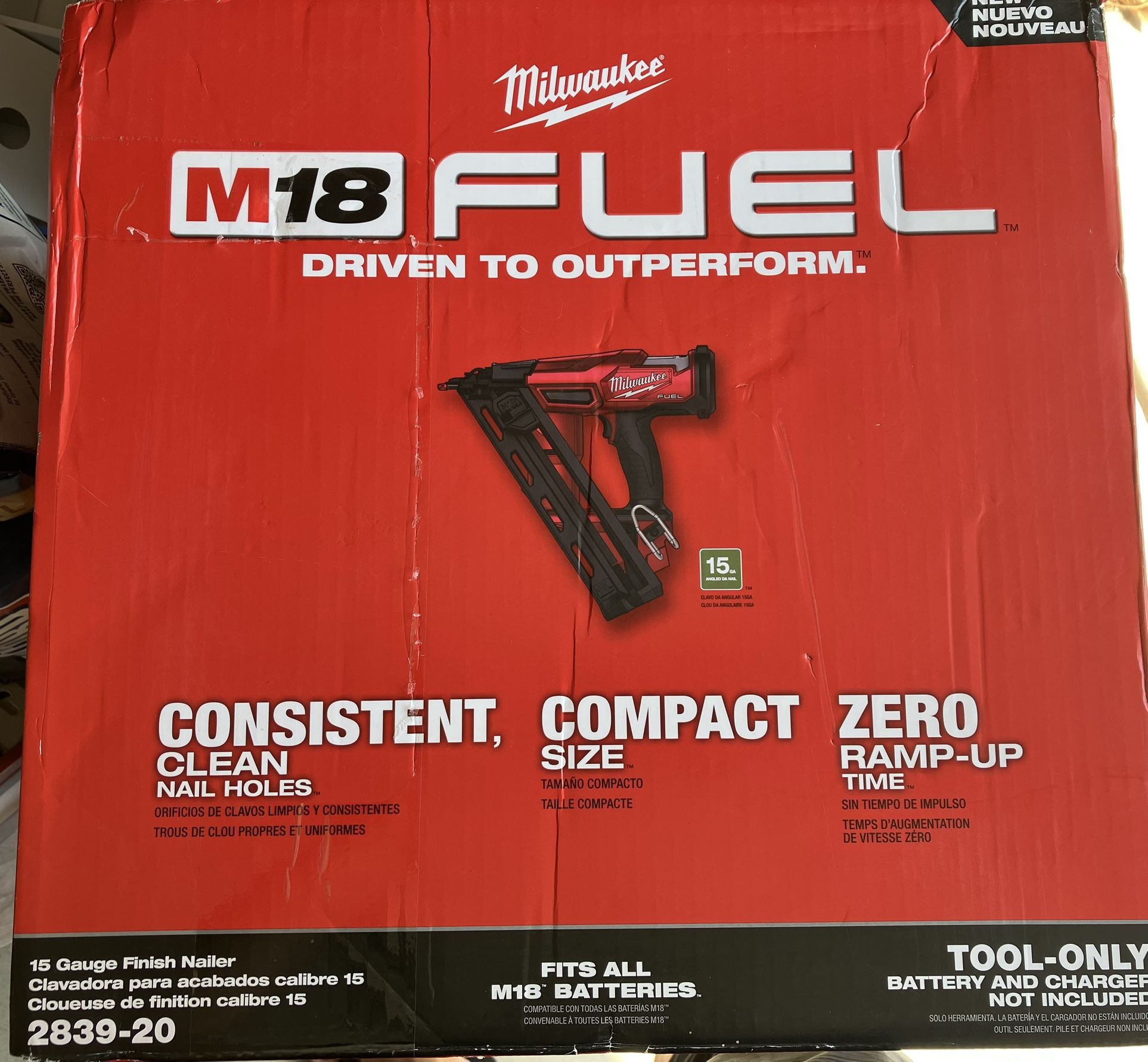 Milwaukee M18 Fuel Finish Nailer 15 Gauge