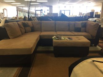 SECTIONAL SOFA WITH OTTOMAN