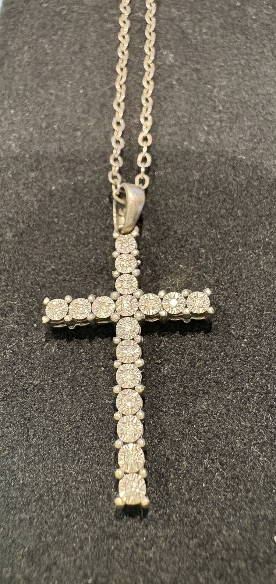 Stunning Sterling Silver Cross Necklace With Diamonds