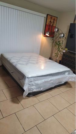QUEEN SIZE SEALY BRAND, MEDIUM FIRM