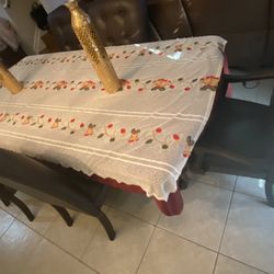 Table & Chairs