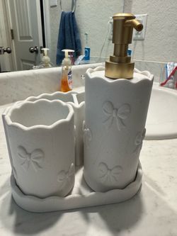 Girly bathroom toiletry storage set
