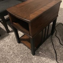Like New Power End Table!