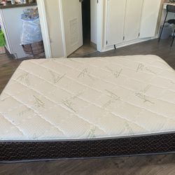 QUEEN SIZE MATRESS