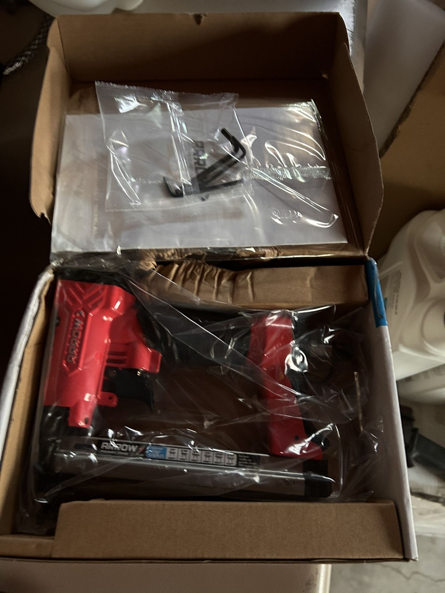 New Arrow PT50 Pneumatic Staple Gun