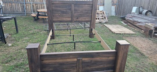 Queen Size Bedframe